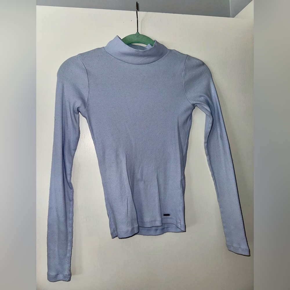 Hollister top